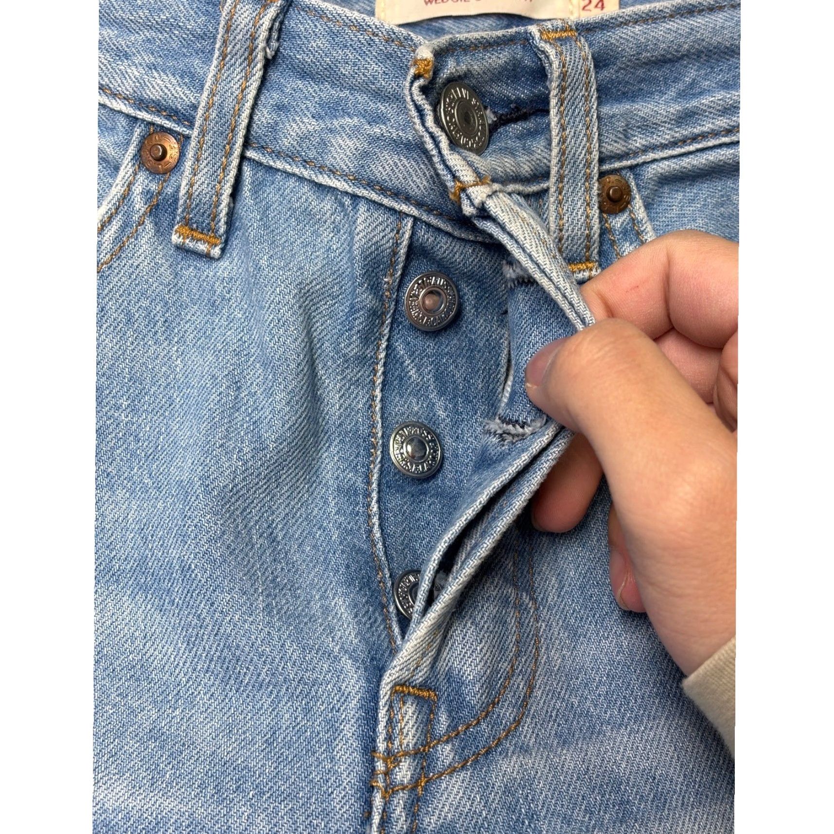 Levi's Levi's Premium Wedgie Straight Jeans Light Wash 24" W24 L24 100% Cotton Distressed Women High Rise with Pockets Vintage N/A Size 42" / US 20 - 3 Thumbnail