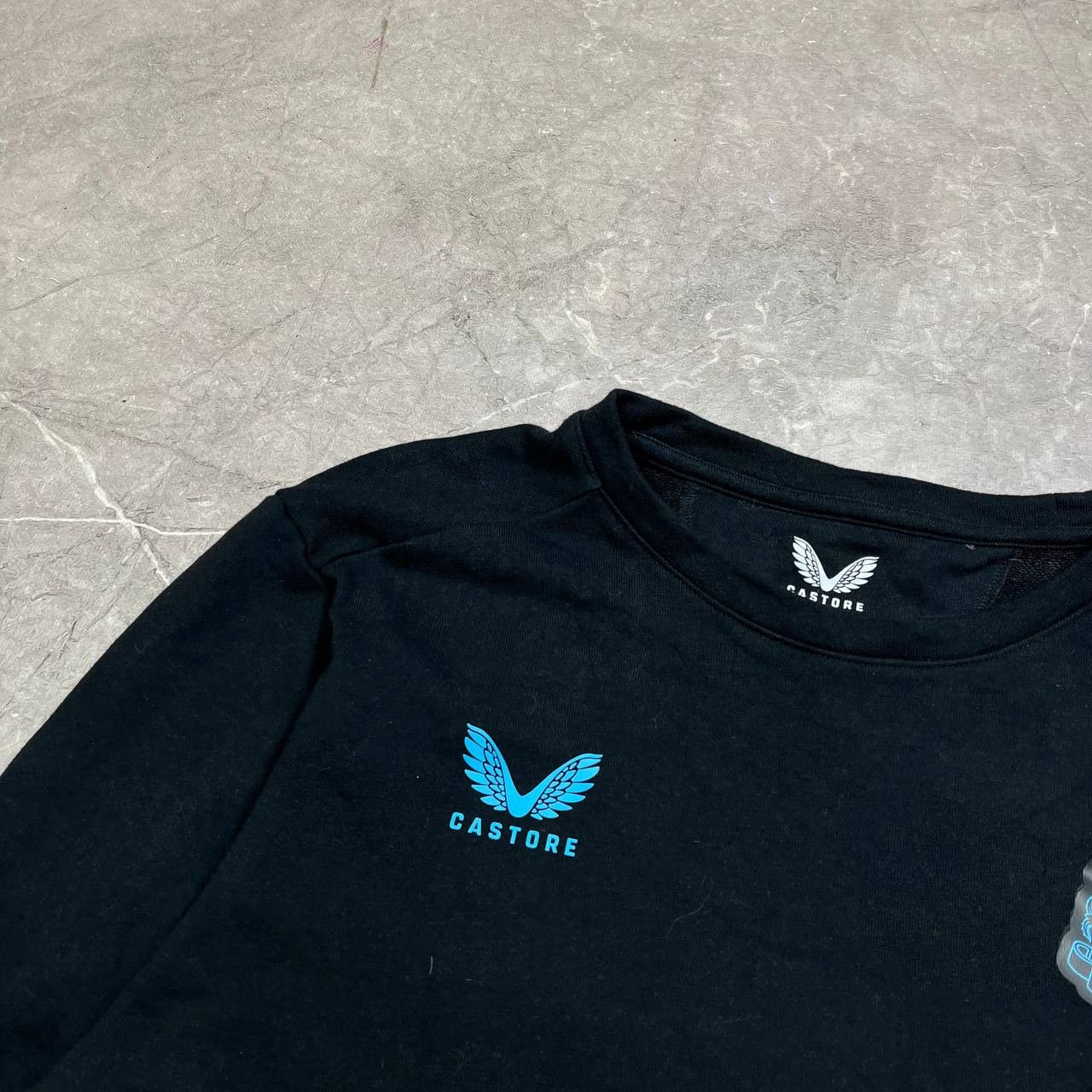 Castore Castore Newcastle United Training Sweatshirt Men Size L Size US L / EU 52-54 / 3 - 7 Thumbnail