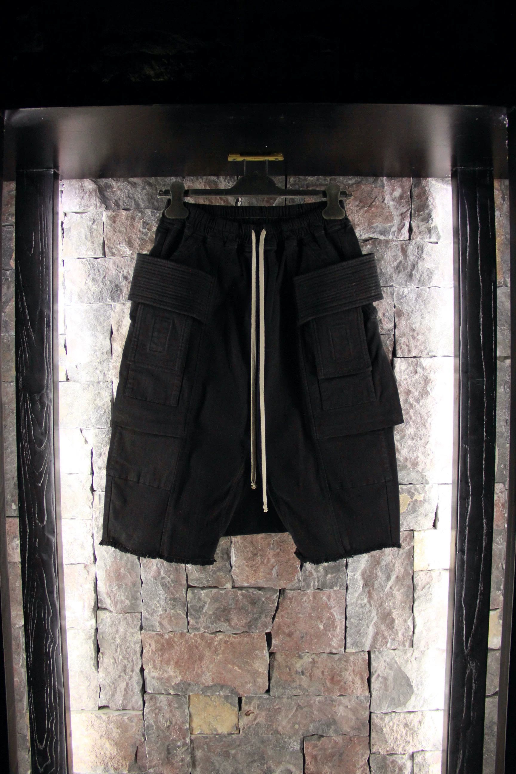 Rick Owens Rick Owens Black Shorts Men 32 Size US 32 / EU 48 - 1 Thumbnail