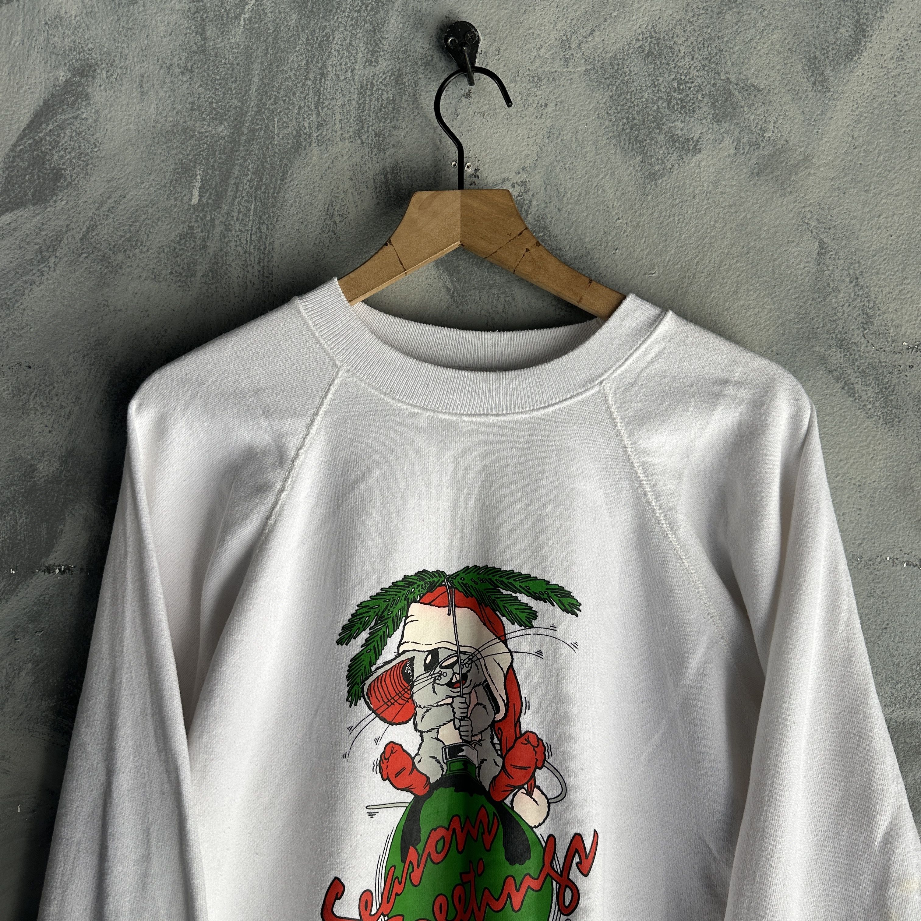 Other Vtg Christmas Sweatshirt Seasons Greetings Mouse Ornament 80 Size US XL / EU 56 / 4 - 4 Thumbnail