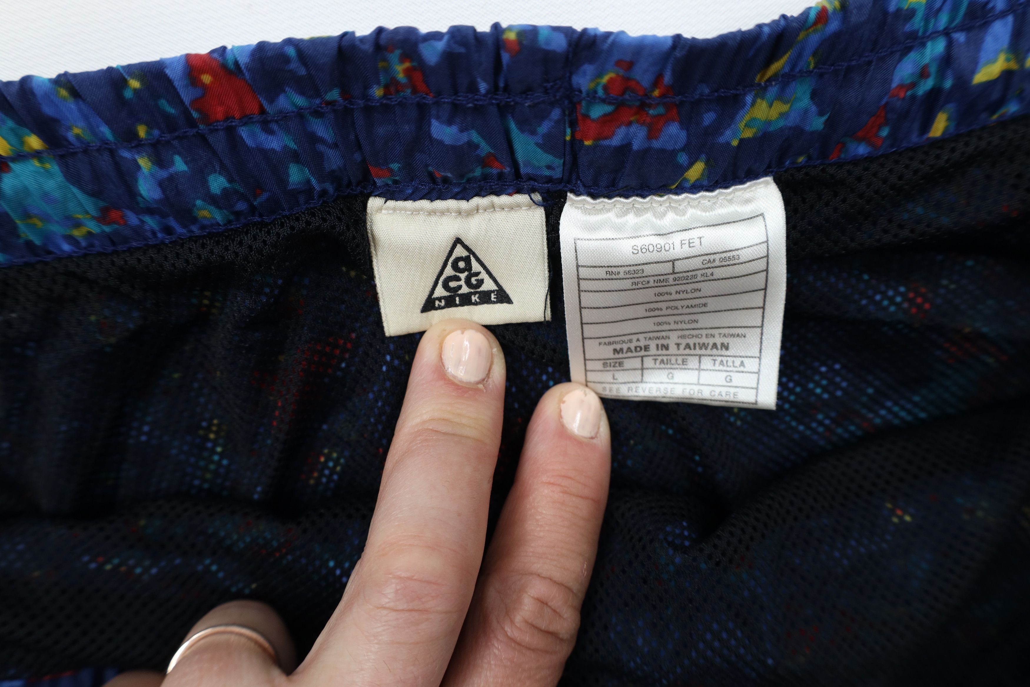 Nike × Vintage Vintage 90s Nike ACG Scott Mini Swoosh Rainbow Lined Shorts Size US 34 / EU 50 - 8 Thumbnail
