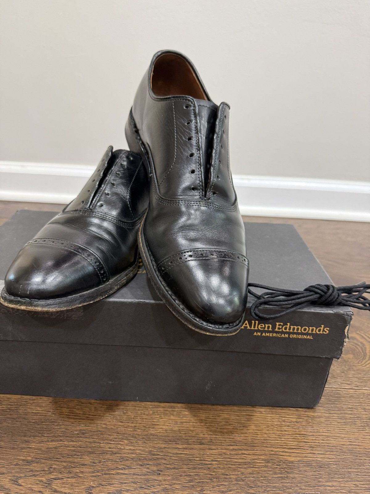 Allen Edmonds Allen Edmonds - Fifth Ave - fine grain calf leather shoes Size US 9.5 / EU 42-43 - 1 Thumbnail