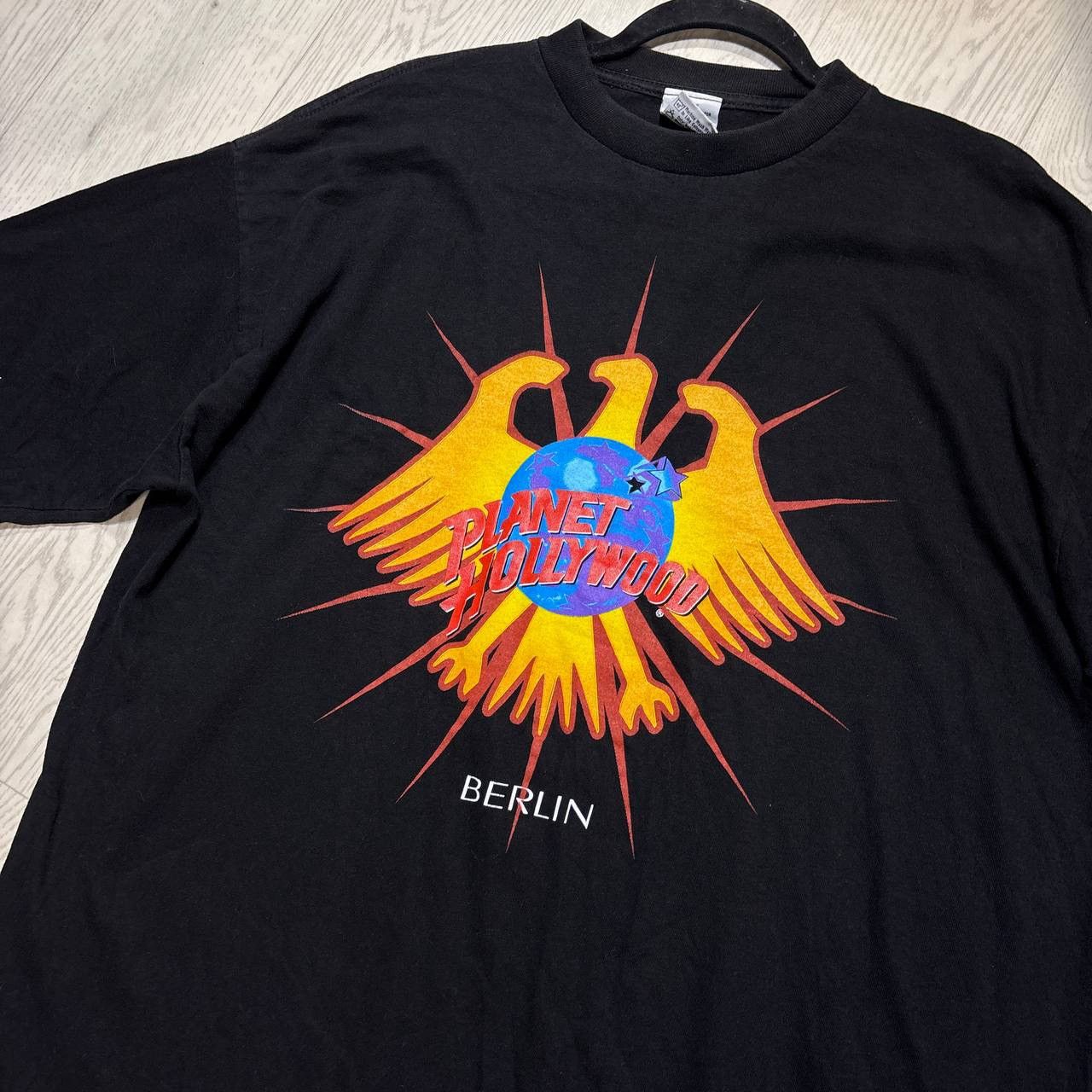 Other Planet Hollywood Berlin Vintage T-shirt Size:L Size US L / EU 52-54 / 3 - 3 Thumbnail