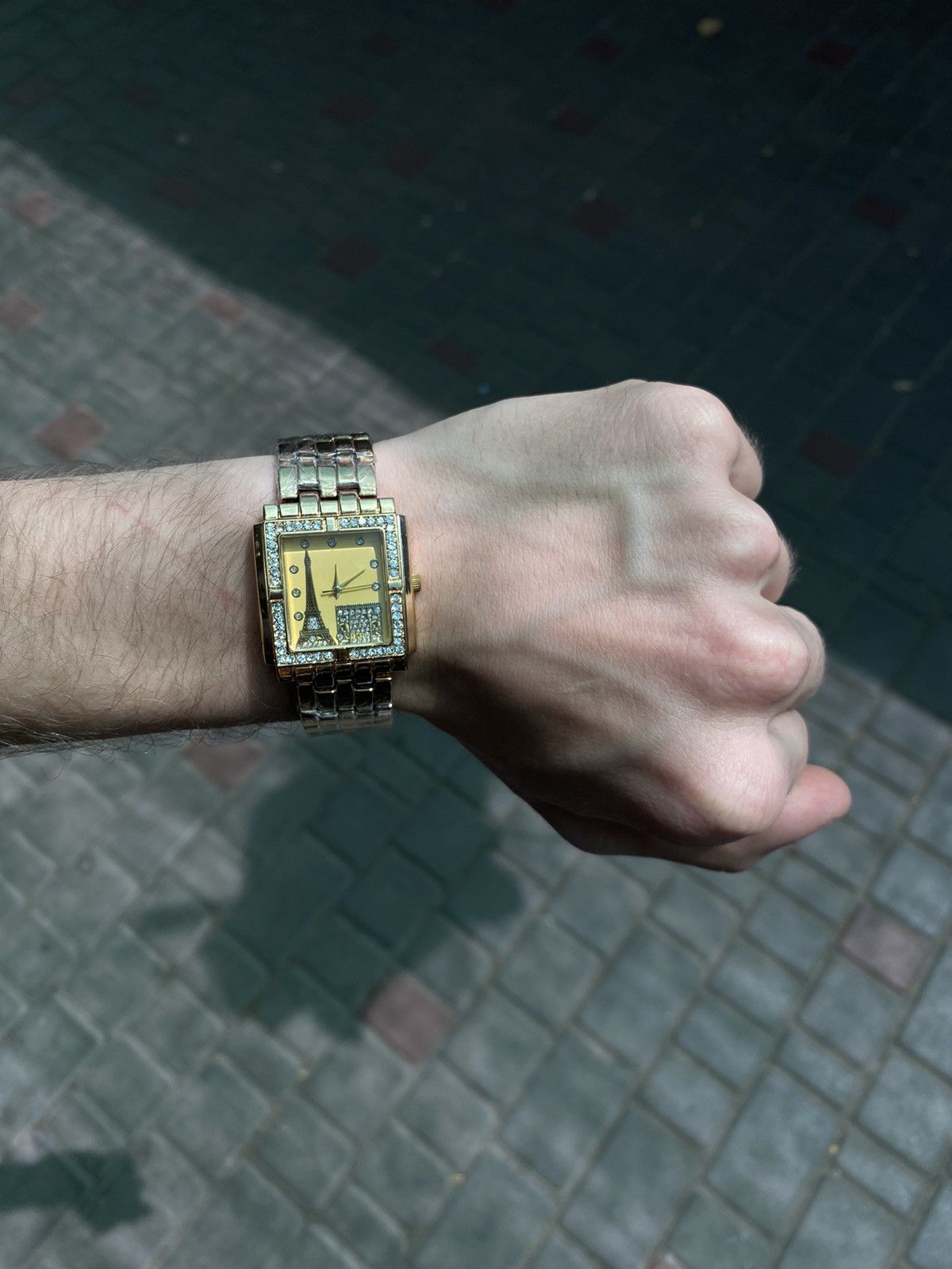 Japanese Brand Unique Gold Watch with Eiffel Tower, Like New Size ONE SIZE - 1 Thumbnail