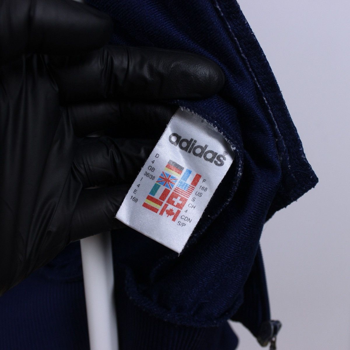 Adidas Vintage Adidas Original Track Top Jacket Size US S / EU 44-46 / 1 - 6 Thumbnail