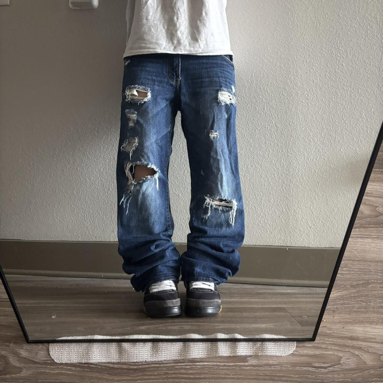 Aeropostale Crazy Vintage Y2K/2000s Grunge Aeropostale Dark Wash Distressed Denim Jeans! 32x32 Size US 32 / EU 48 - 1 Thumbnail