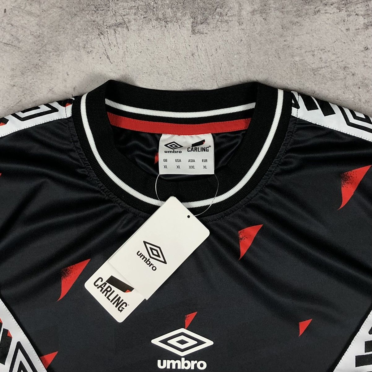 Umbro Umbro Carling Soccer Jersey BNWT Size US XL / EU 56 / 4 - 5 Thumbnail