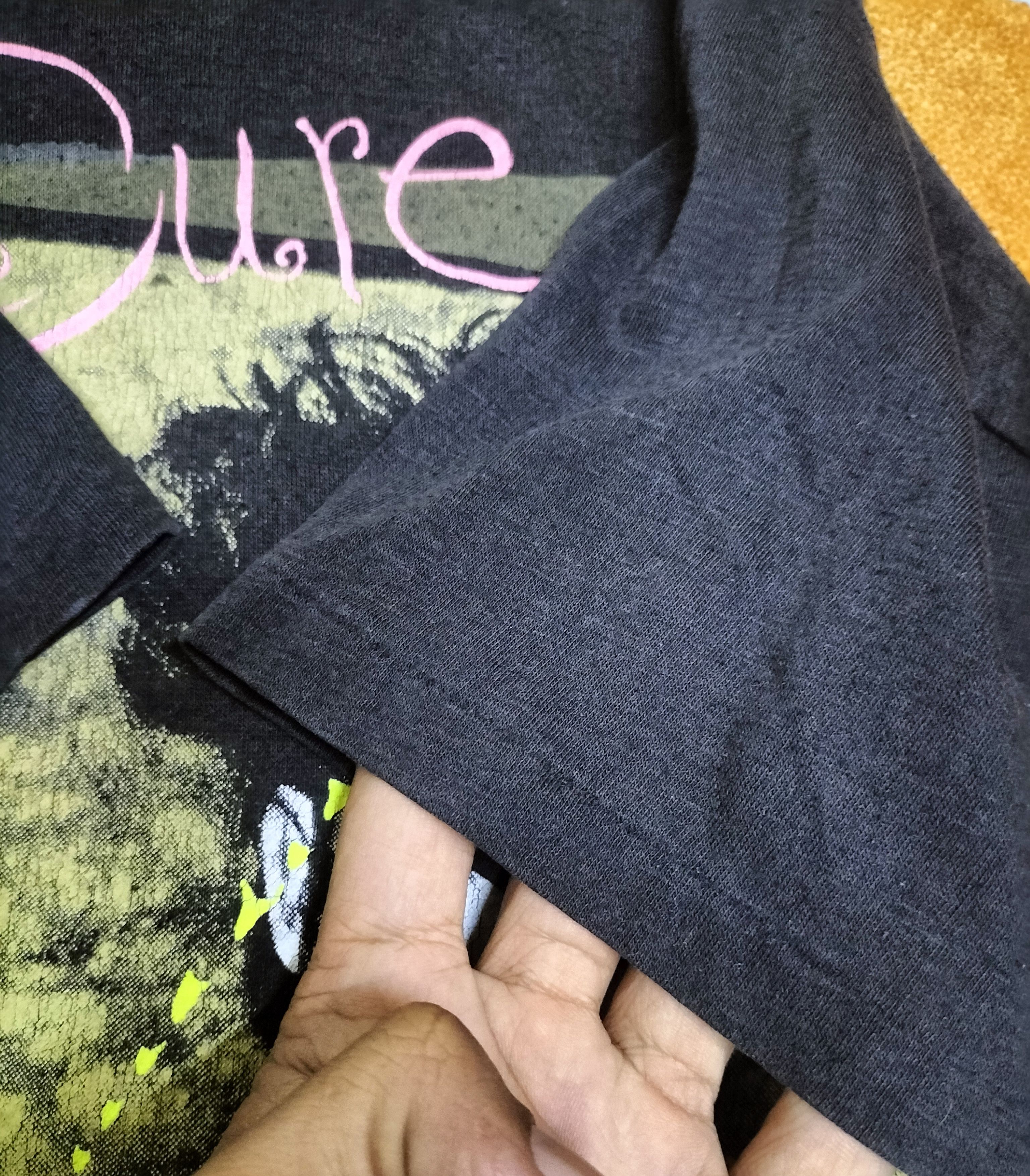 Band Tees Vintage the cure ©1987 kiss me tour paperthin shirt Size US M / EU 48-50 / 2 - 10 Thumbnail