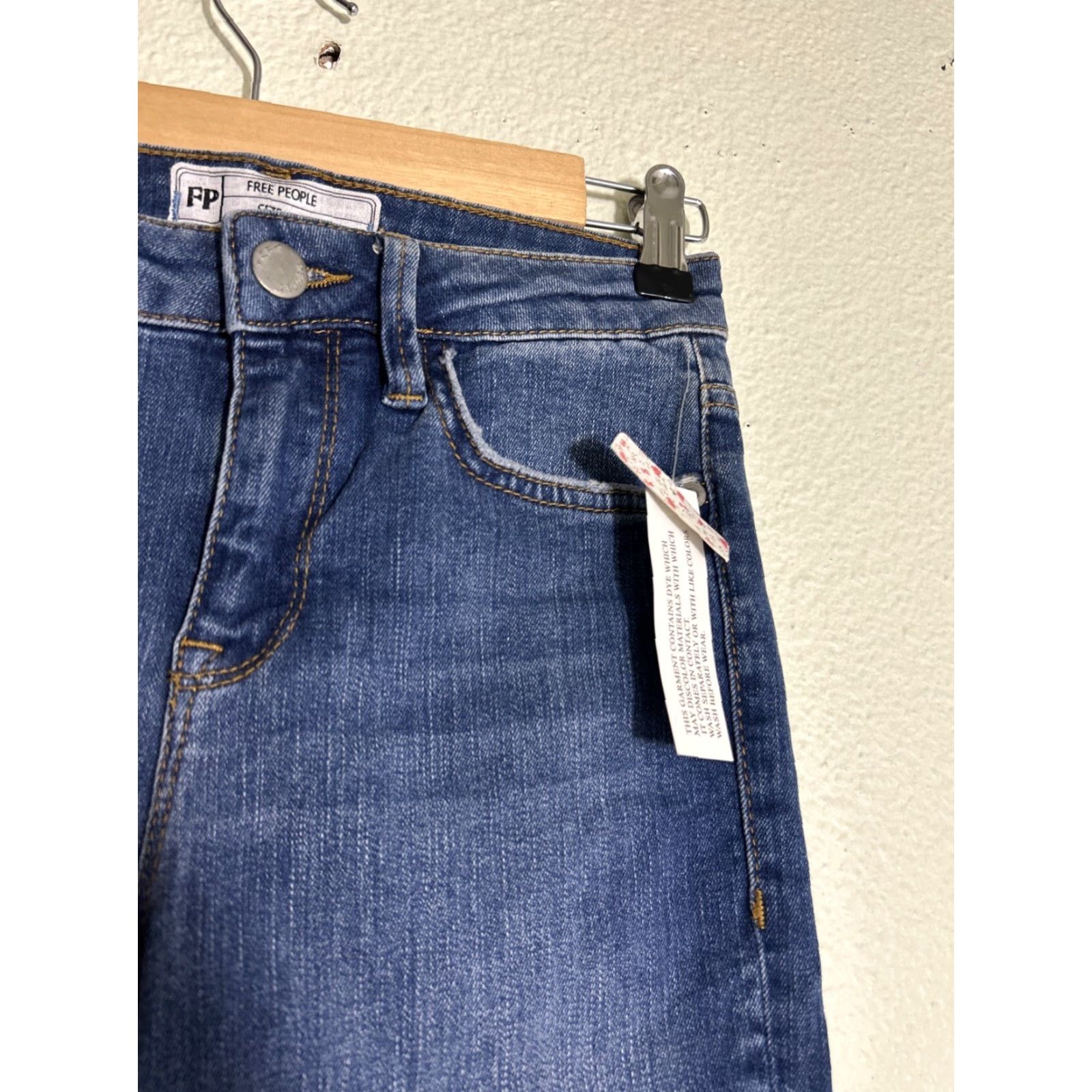 Free People Free People Jeans Women 24 Blue Slim Flared Raw Hem Medium Wash 24x30 Womens Size 42" / US 20 - 7 Thumbnail