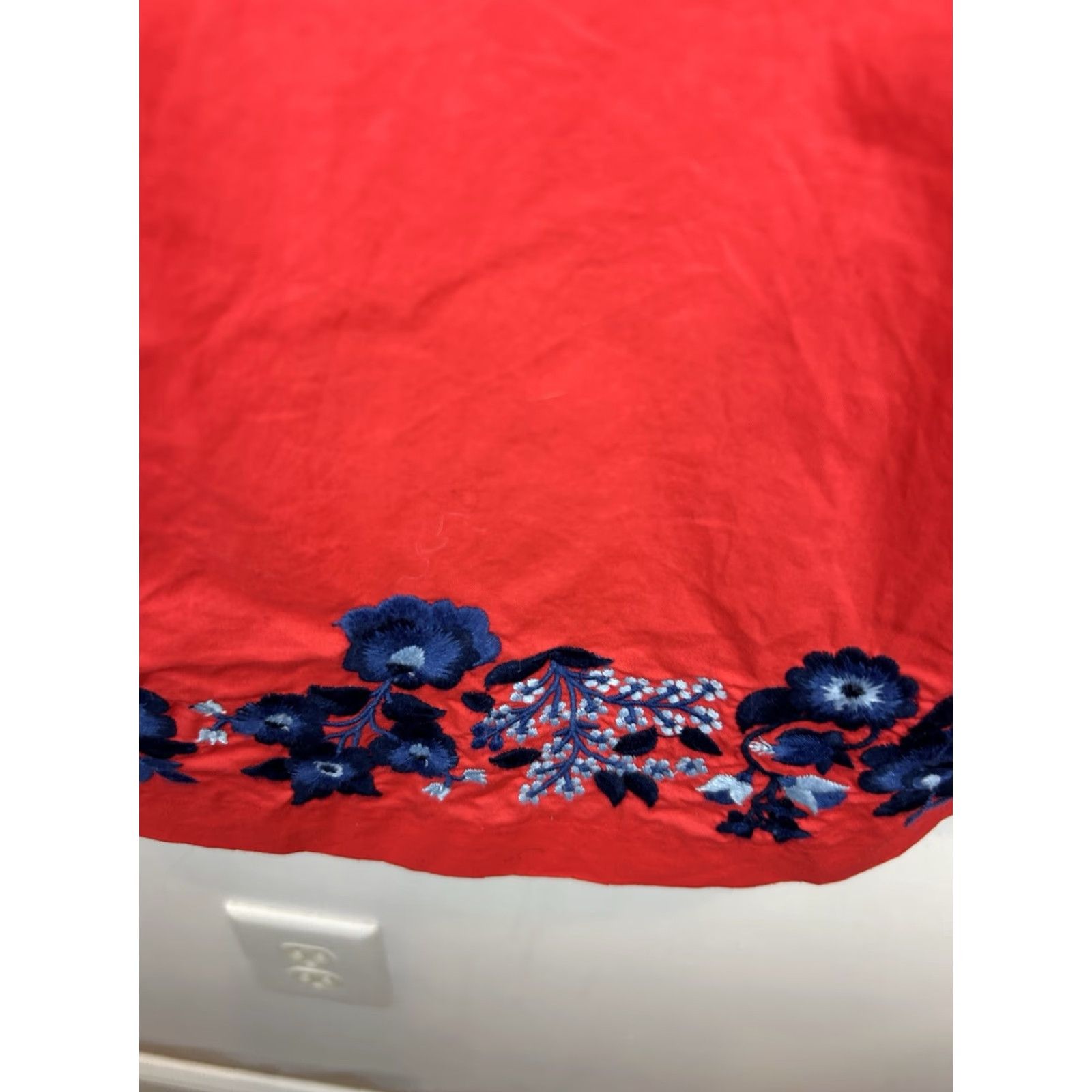 **Red Floral Cotton Embroidered Talbots Women's Shift Dress Size 8** User: **Red Floral Cotton Embroidered Talbots Women's Shift Dress Size 8**