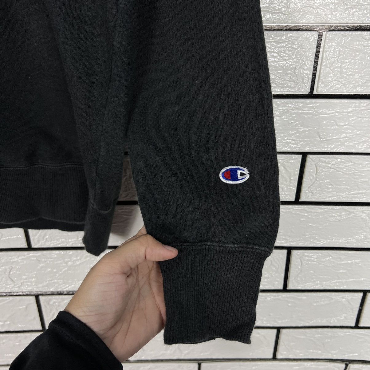 Champion CHAMPION Black Plain Pullover Hoodie Sweatshirt #4085-C186 Size US M / EU 48-50 / 2 - 7 Thumbnail