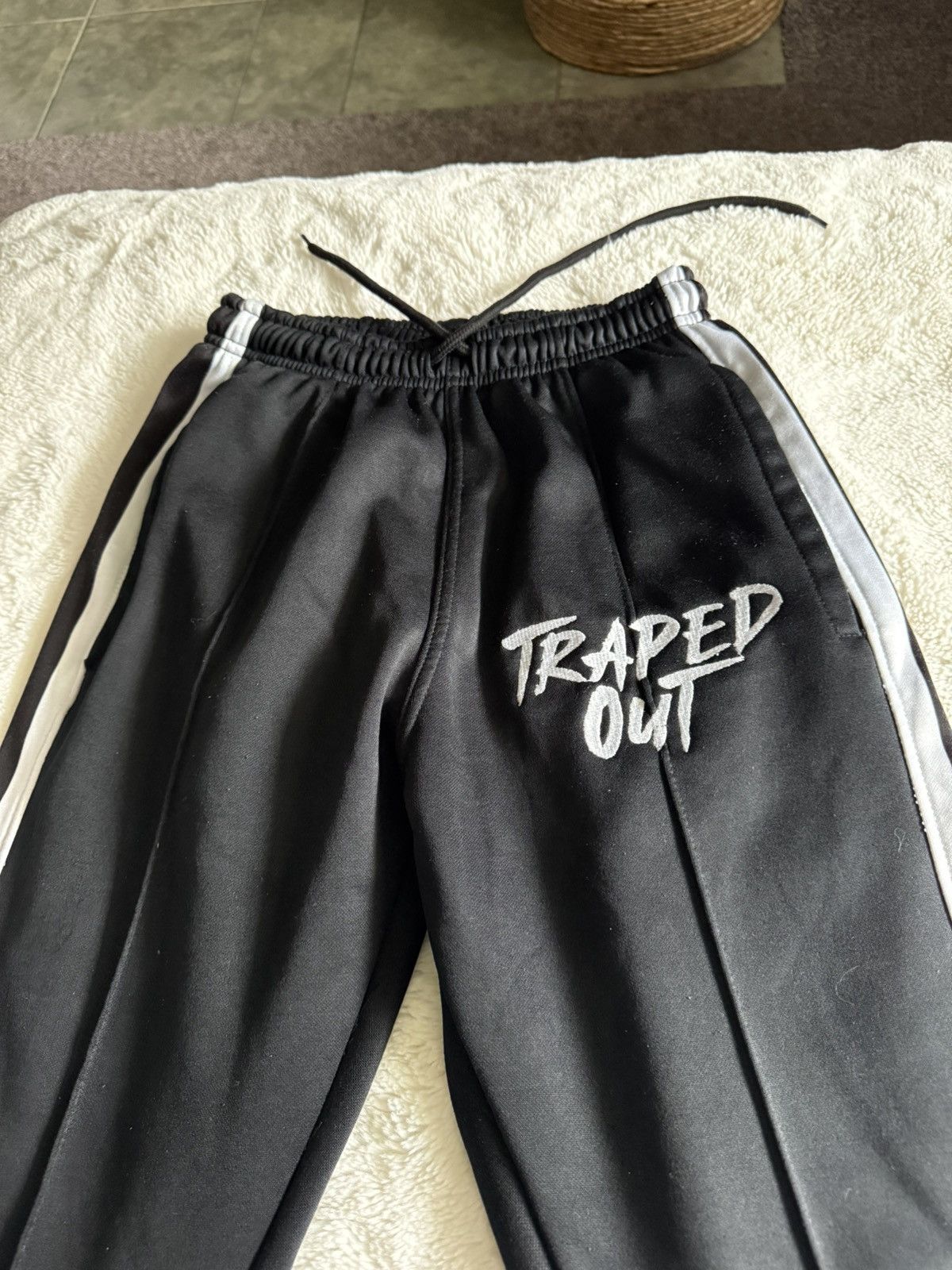 Other Traped Out - Black Sweatpants/Jogger - size S Size US 27 - 1 Thumbnail