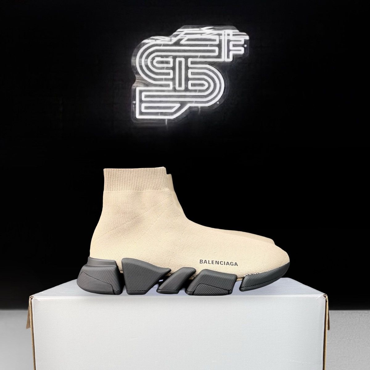 Balenciaga Balenciaga Speed 2.0 Beige/Black Size US 8.5 / EU 41-42 - 1 Thumbnail
