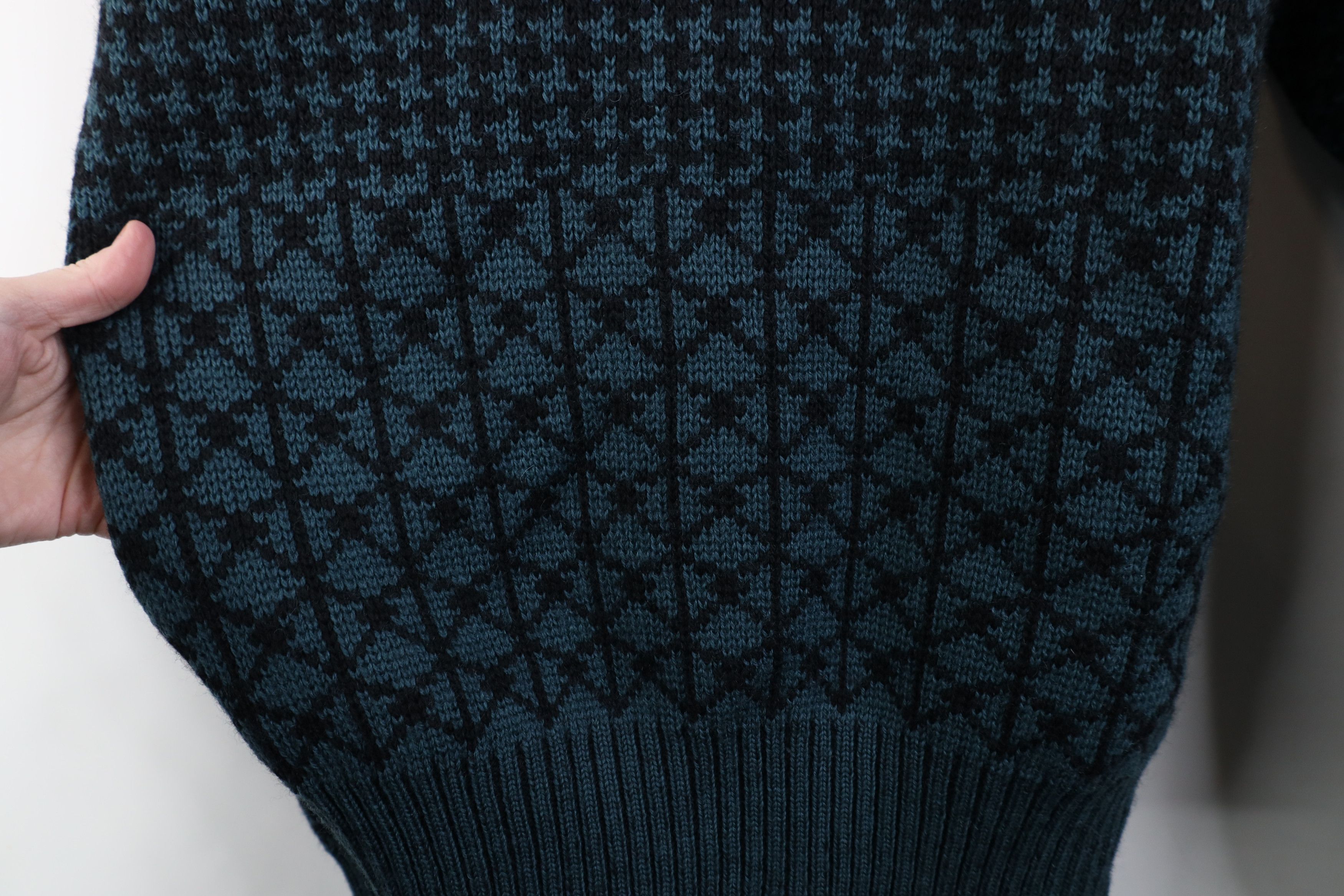 Vintage Vintage 90s Streetwear Wool Houndstooth Mock Neck Sweater Size US S / EU 44-46 / 1 - 7 Thumbnail