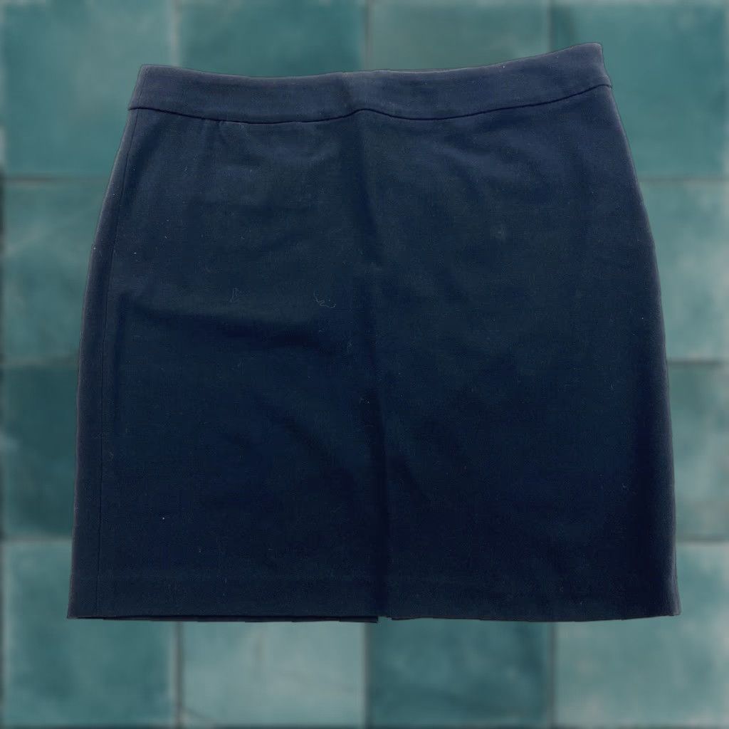 Armani Exchange Armani Exchange Skirt Women 4 Black Pencil Mini Straight & Pencil All Seasons Pocket Button Pocketed Size 27" / US 4 / IT 40 - 1 Thumbnail