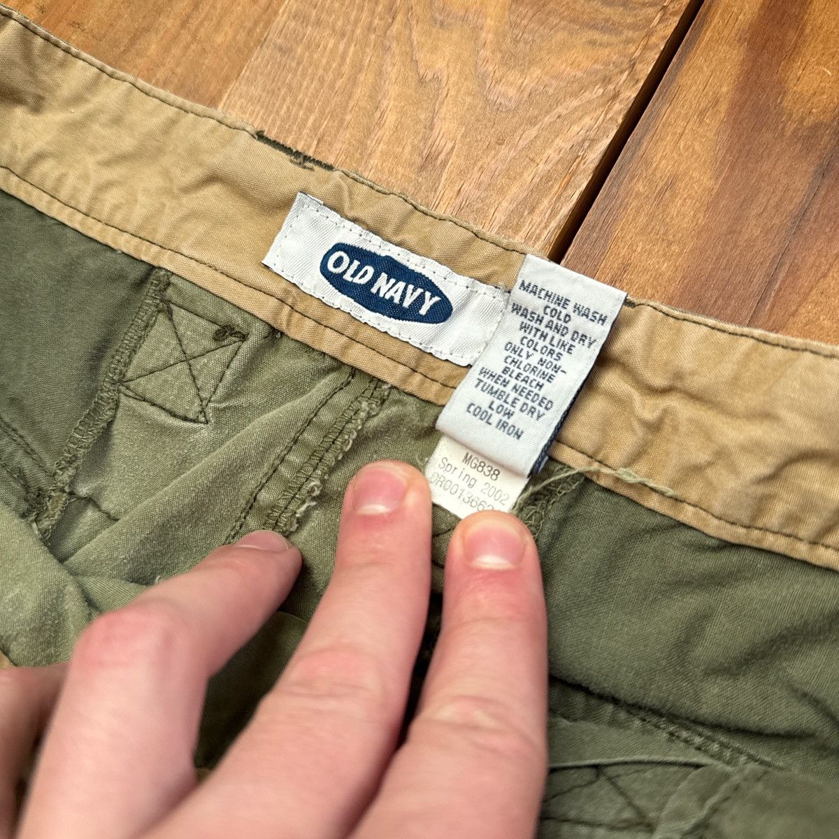 Old Navy Vintage Y2K Old Navy Green Tactical Cargo Shorts Size US 33 - 3 Thumbnail