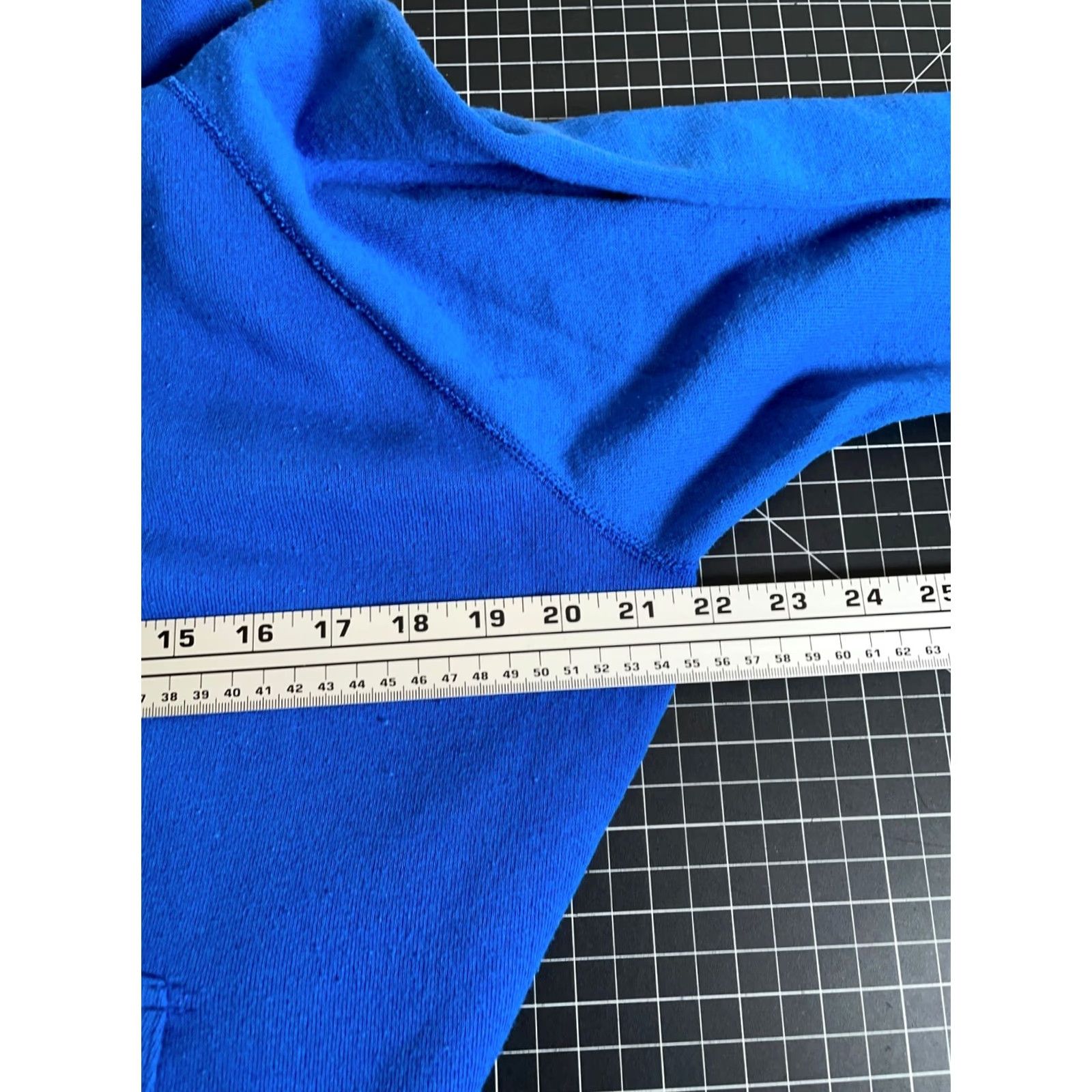 Tultex VINTAGE Tultex Hoodie Mens Large Blue Raglan Sleeves 50/50 Solid Sweatshirt Pullover Crew Neck Front Drawstring Missing Tags Size US L / EU 52-54 / 3 - 4 Thumbnail