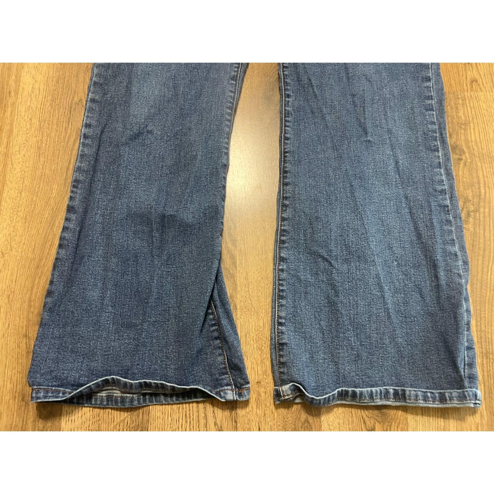 Levi's Levi's 512 Jeans Womens 20M Blue Denim Slimming Flared Leg 5-Pocket Plus Size Adult Womens Size 42" / US 20 - 3 Thumbnail