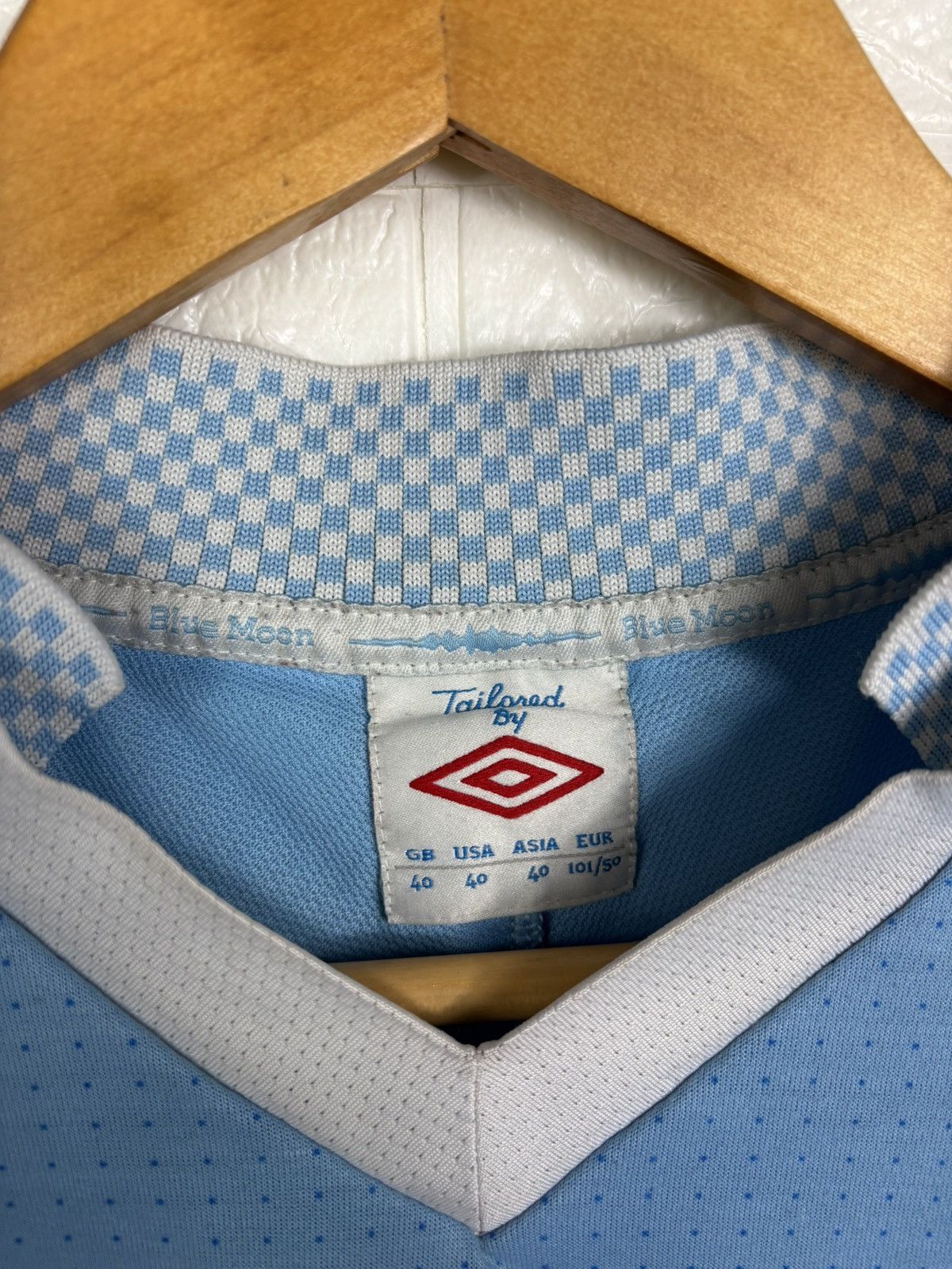Umbro MANCHESTER CITY #21 SILVA 2011/2012 FOOTBALL SHIRT JERSEY Size US M / EU 48-50 / 2 - 8 Thumbnail