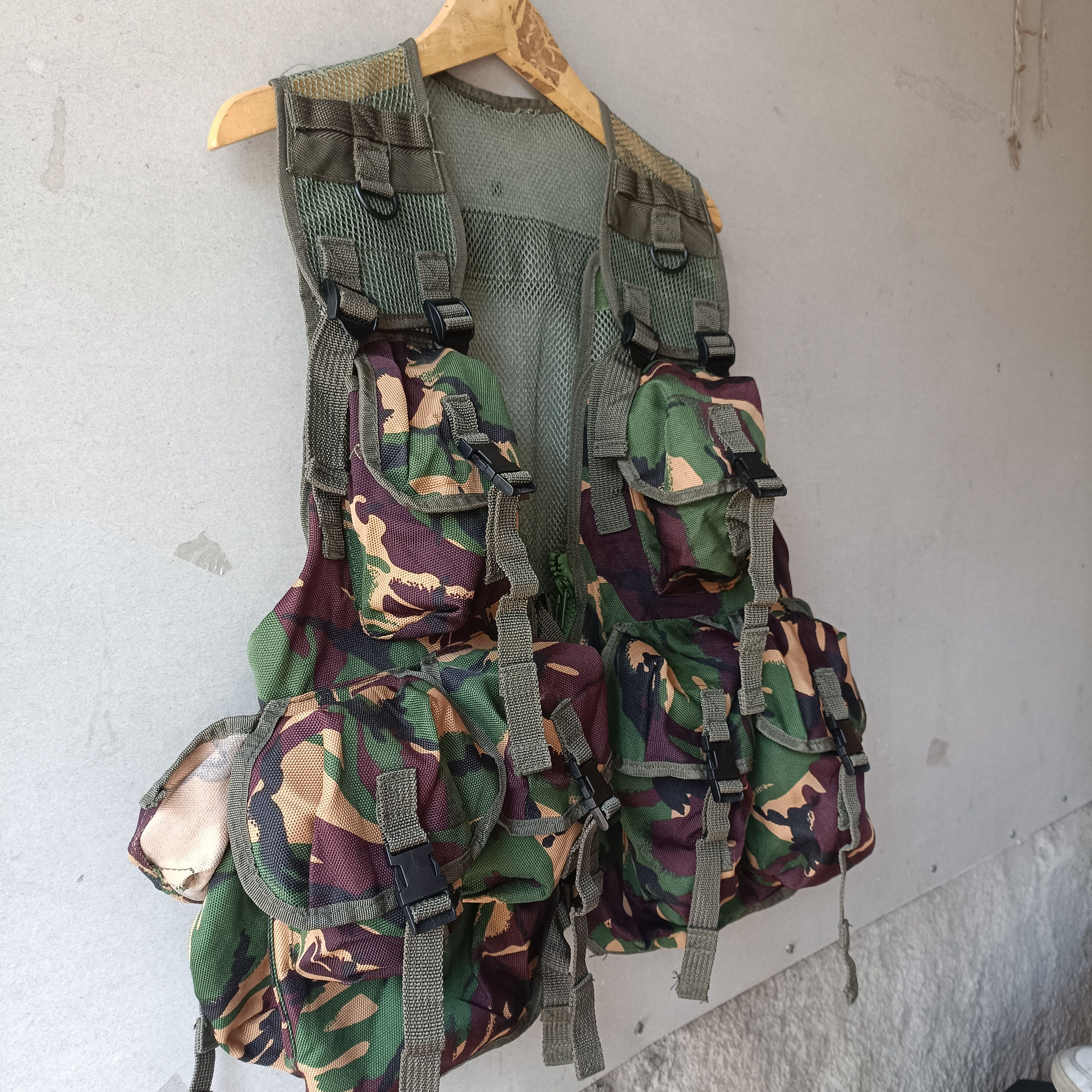 Voodoo Tactical British Army DPM Assault Tactical Vest General Purpose OPS Size US L / EU 52-54 / 3 - 2 Thumbnail