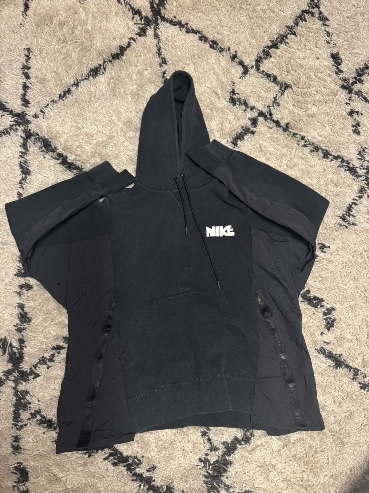 ★送料・関税込★NIKE x SACAI★NRG PULLOVER フーディ★ 21d6 NIKE × sacai ナイキ サカイ コラボ AS Unisex NRG HOODIE