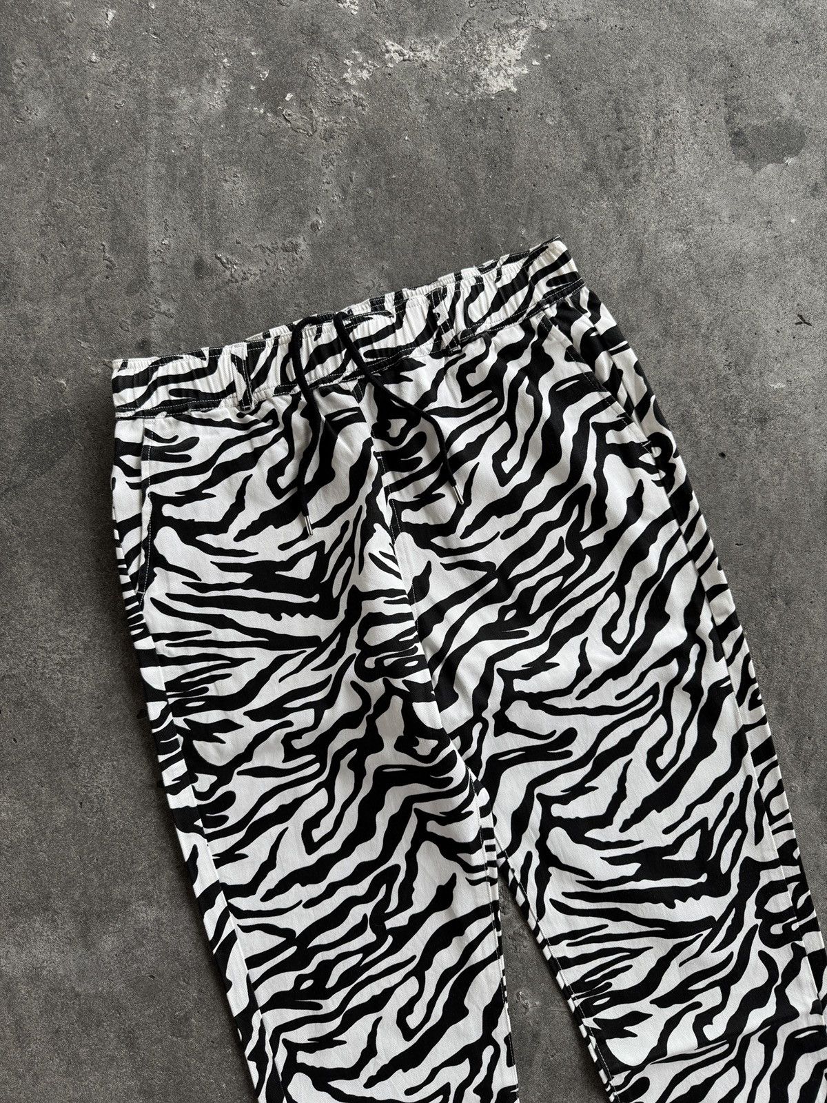 Japanese Brand 2000s Jungle Storm Zebra Cotton Easy Pants Size US 32 / EU 48 - 4 Thumbnail
