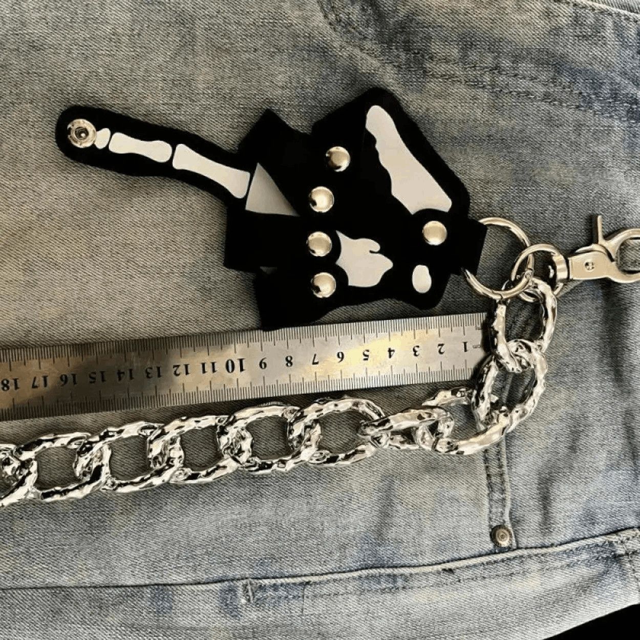 Japanese Brand Skeleton Hand Charm Wallet Chain Size ONE SIZE - 4 Thumbnail