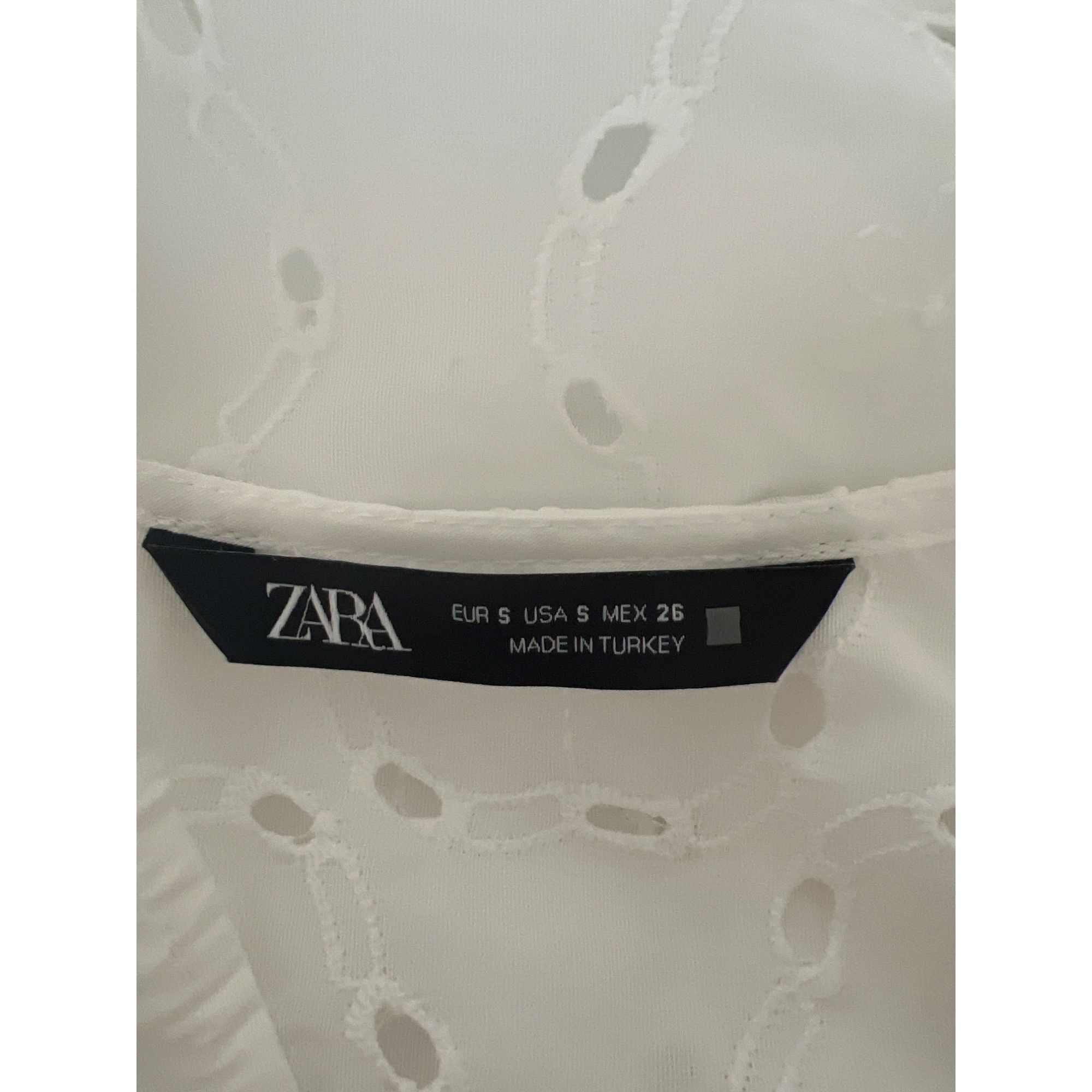Zara Zara White Eyelet Sleeveless Blouse With Ruffle Detailing Size S / US 4 / IT 40 - 4 Thumbnail