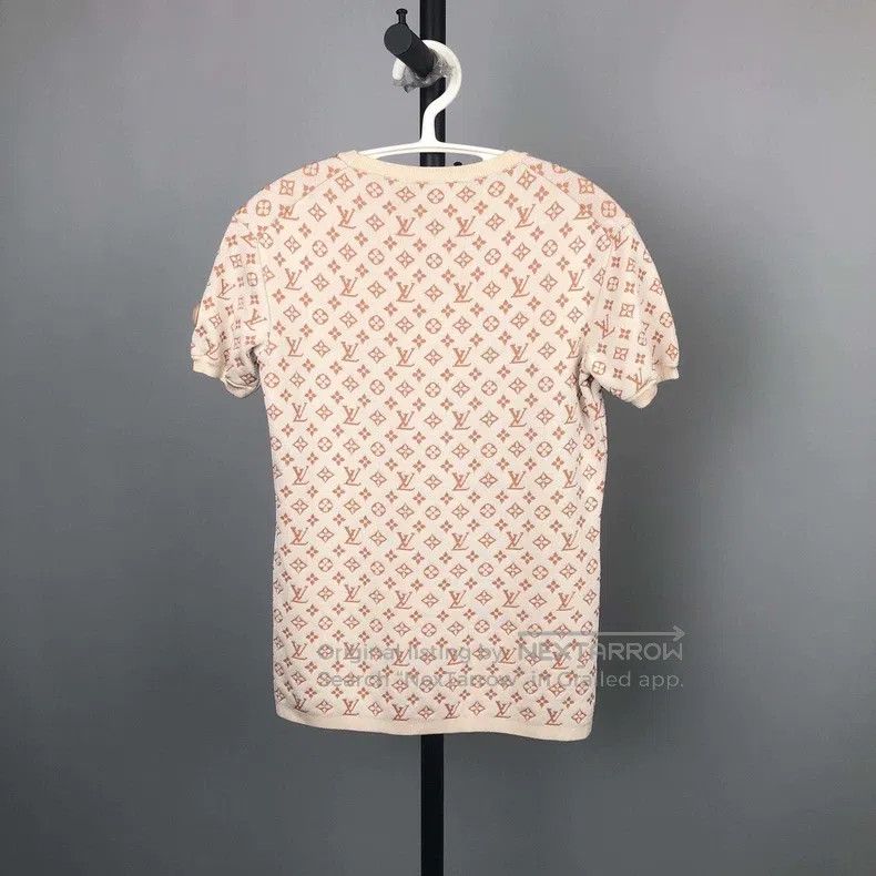 Louis Vuitton Louis Vuitton Knitted orange with white short sleeves Size US S / EU 44-46 / 1 - 2 Thumbnail