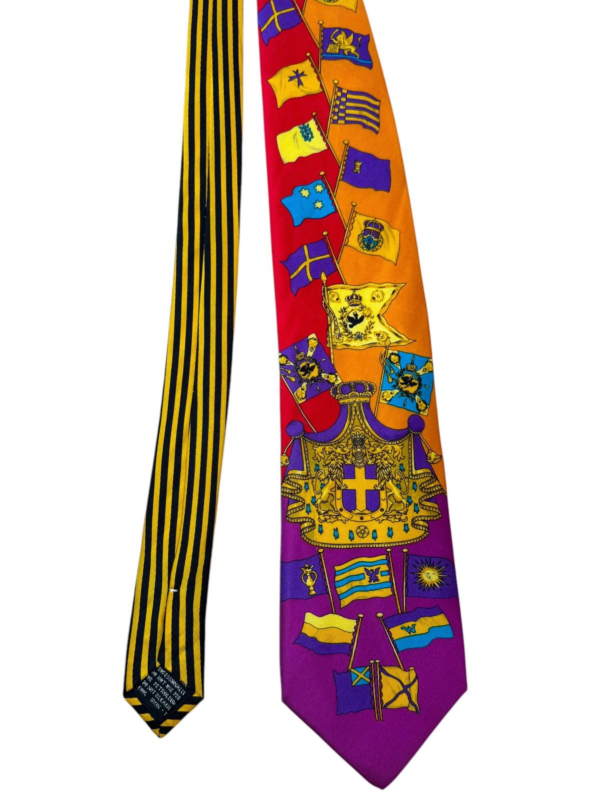 Versace Gianni Versace Vintage Tie – Heraldic Flags, Royal Crests & Size ONE SIZE - 3 Thumbnail