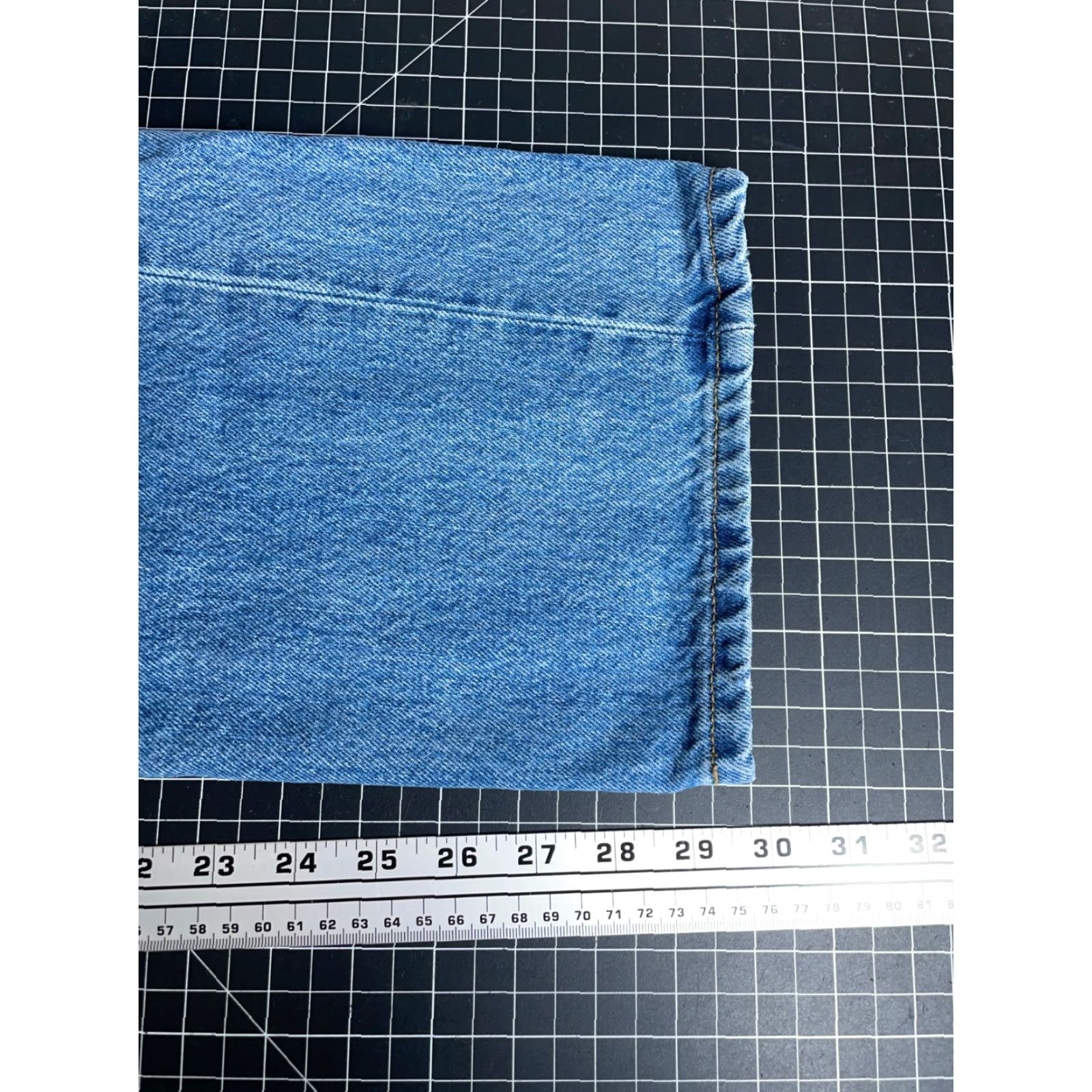 Levi's VINTAGE Levi's 501 Jeans Men's 32 x 30 Blue Denim Button Fly Straight 90s Size US 32 / EU 48 - 6 Thumbnail