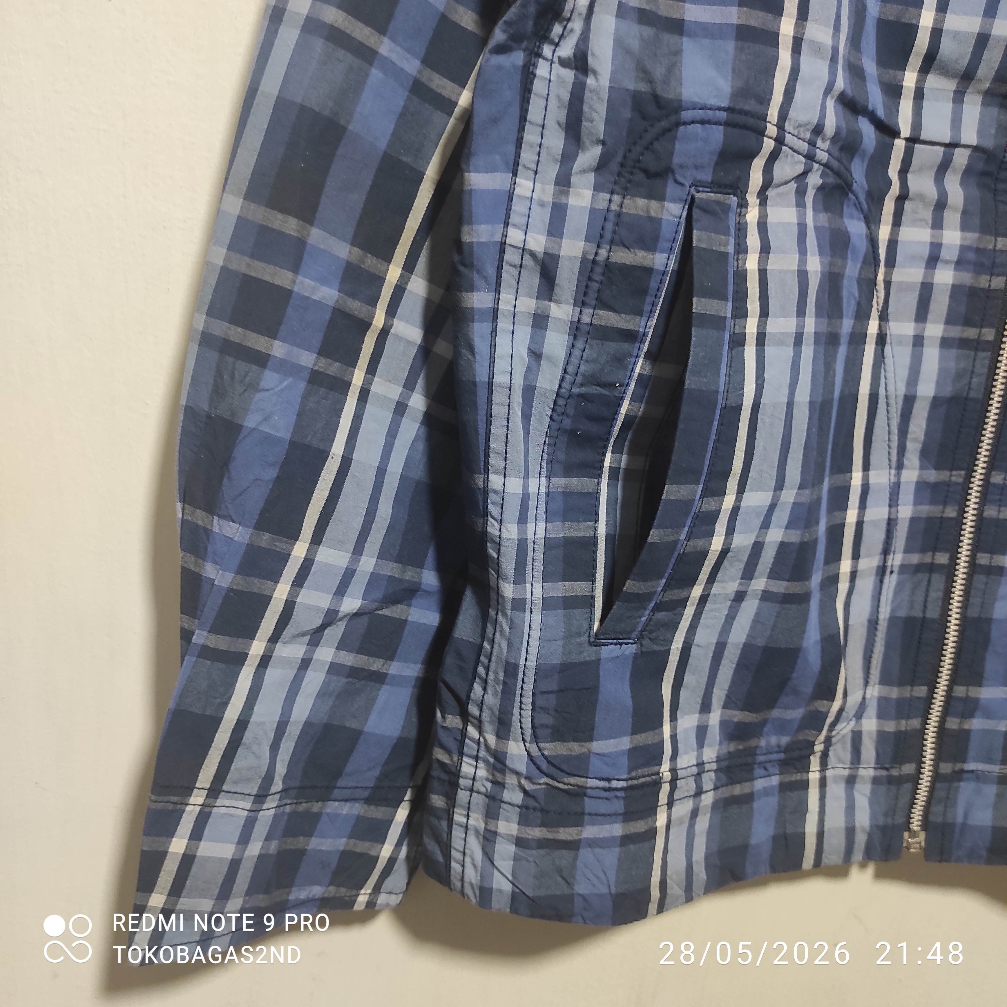 Japanese Brand Japanese Brand UNIQLO Plaid Tartan Hoodies Jacket Size US M / EU 48-50 / 2 - 4 Thumbnail