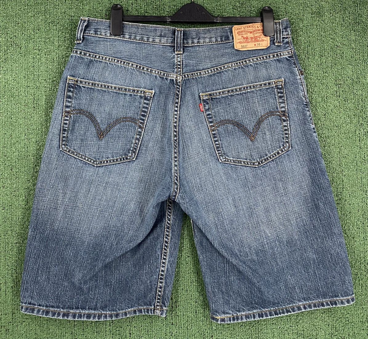 Other Vintage Y2K Levi’s 569 Loose Fit Shorts Jorts Men’s Size 36 Size US 36 / EU 52 - 4 Thumbnail