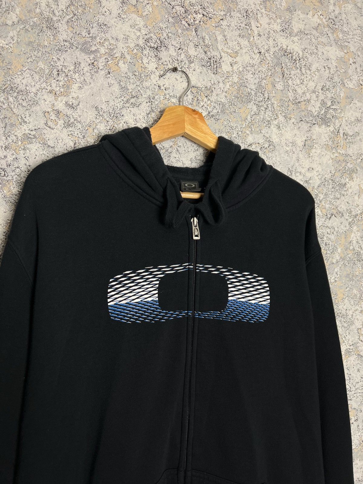 Oakley × Vintage Y2K Vintage Oakley Big Logo Zip Up Hoodie Streetwear Size US XL / EU 56 / 4 - 2 Thumbnail