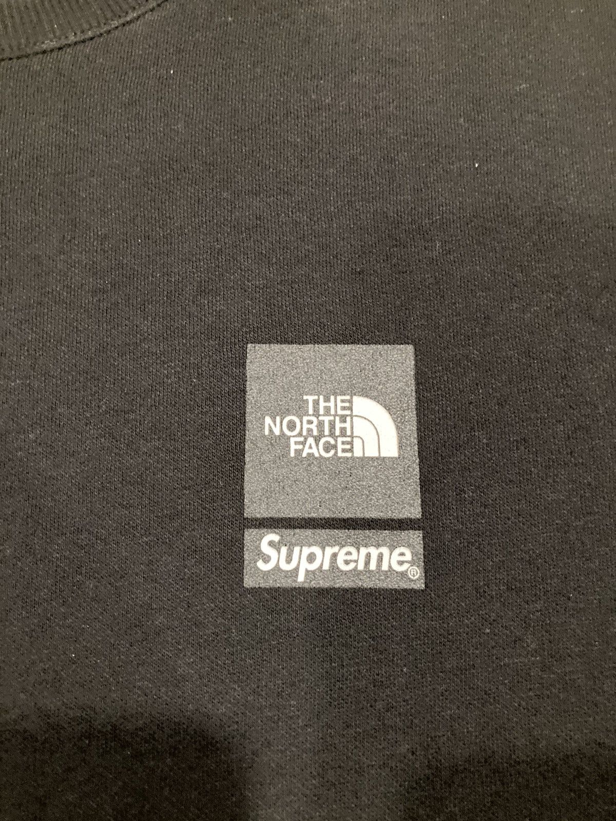 Supreme × The North Face Supreme The North Face Crewneck Size US L / EU 52-54 / 3 - 3 Thumbnail