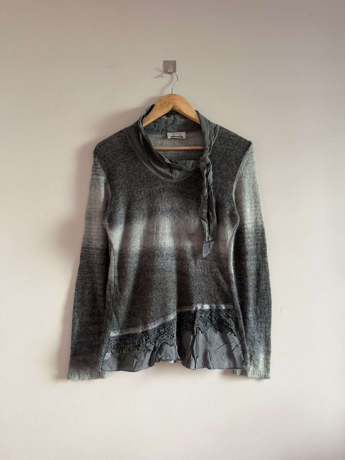 Vintage Gradient Mohair Knit Sweater with Scarf Detail Size M / US 6-8 / IT 42-44 - 1 Thumbnail