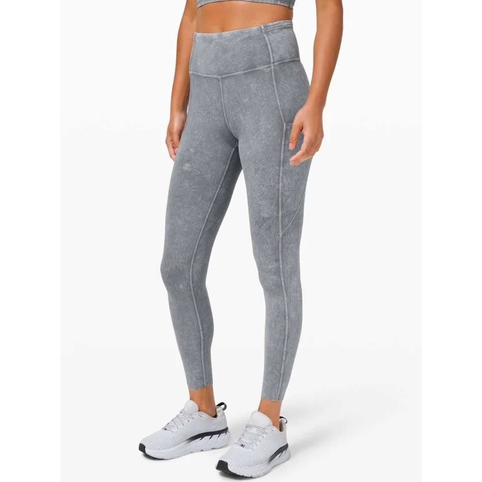 Lululemon Lululemon Fast & Free High-Rise Tights in a grey ice dye Size 27" / US 4 / IT 40 - 1 Thumbnail