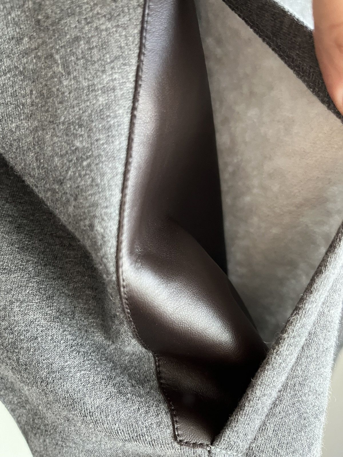 Hermes Super Runway Brand New Cashmere and Leather Hooded Sweater Size US L / EU 52-54 / 3 - 18 Thumbnail
