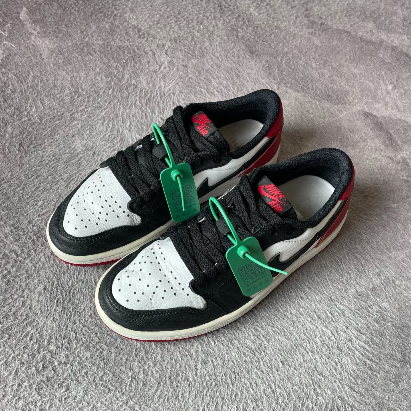 Nike Nike Retro Black Lowtop Sneakers 40 Men Size US 7.5 / EU 40-41 - 1 Thumbnail