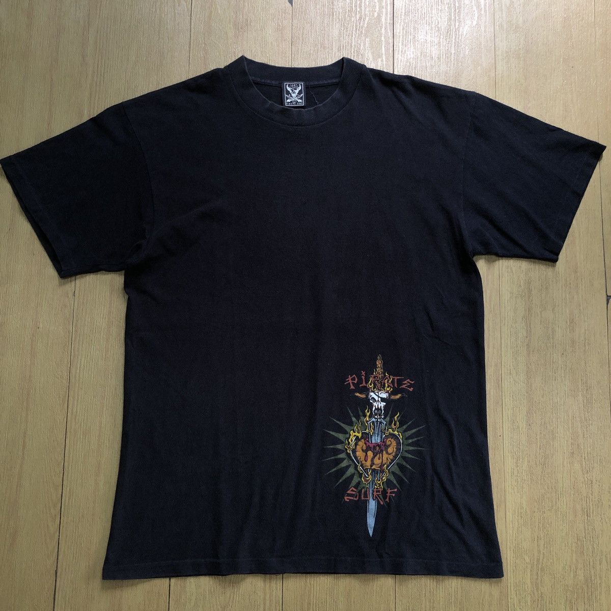 Vintage Vintage Pirate Surf Quiksilver Mambo Billabong Tshirts Size US L / EU 52-54 / 3 - 1 Thumbnail