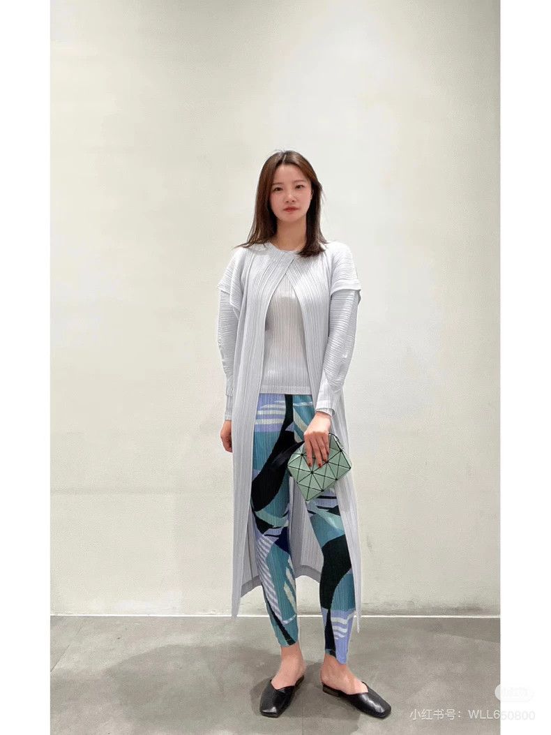 Issey Miyake Issey Miyake size:2 Grey pleated cardigan Size XS / US 0-2 / IT 36-38 - 8 Thumbnail