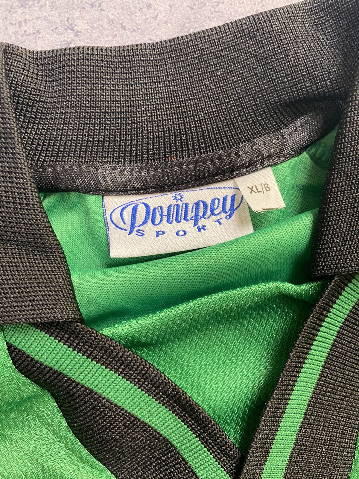 Sports Specialties Pompey Sport FC Portsmouth 1999 2000 Goalkeeper Boys XL Size US XS / EU 42 / 0 - 7 Thumbnail