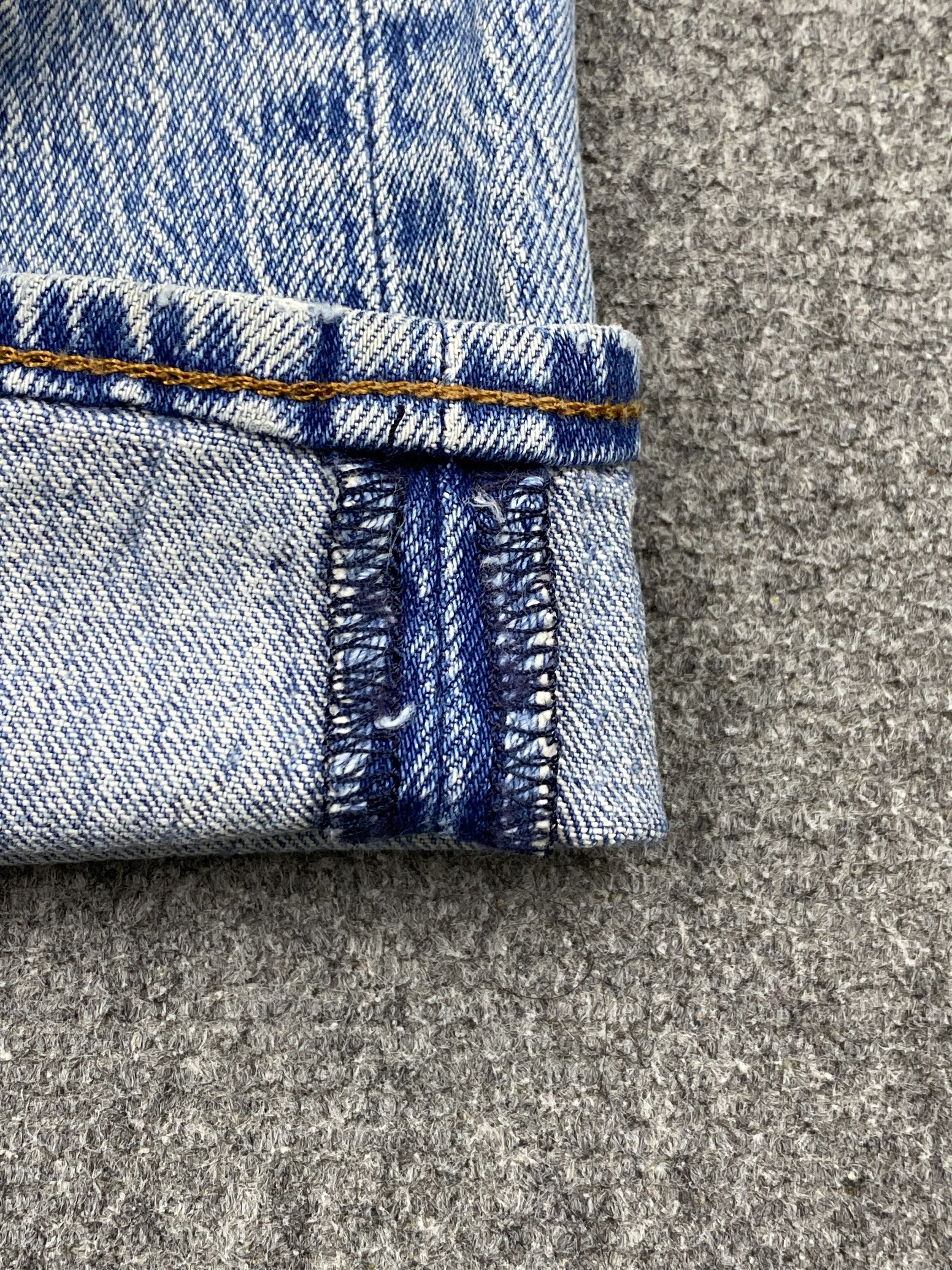 Levi's Vintage Levis 501 Lightwash Blue Jeans DP2833 Size US 34 / EU 50 - 7 Thumbnail