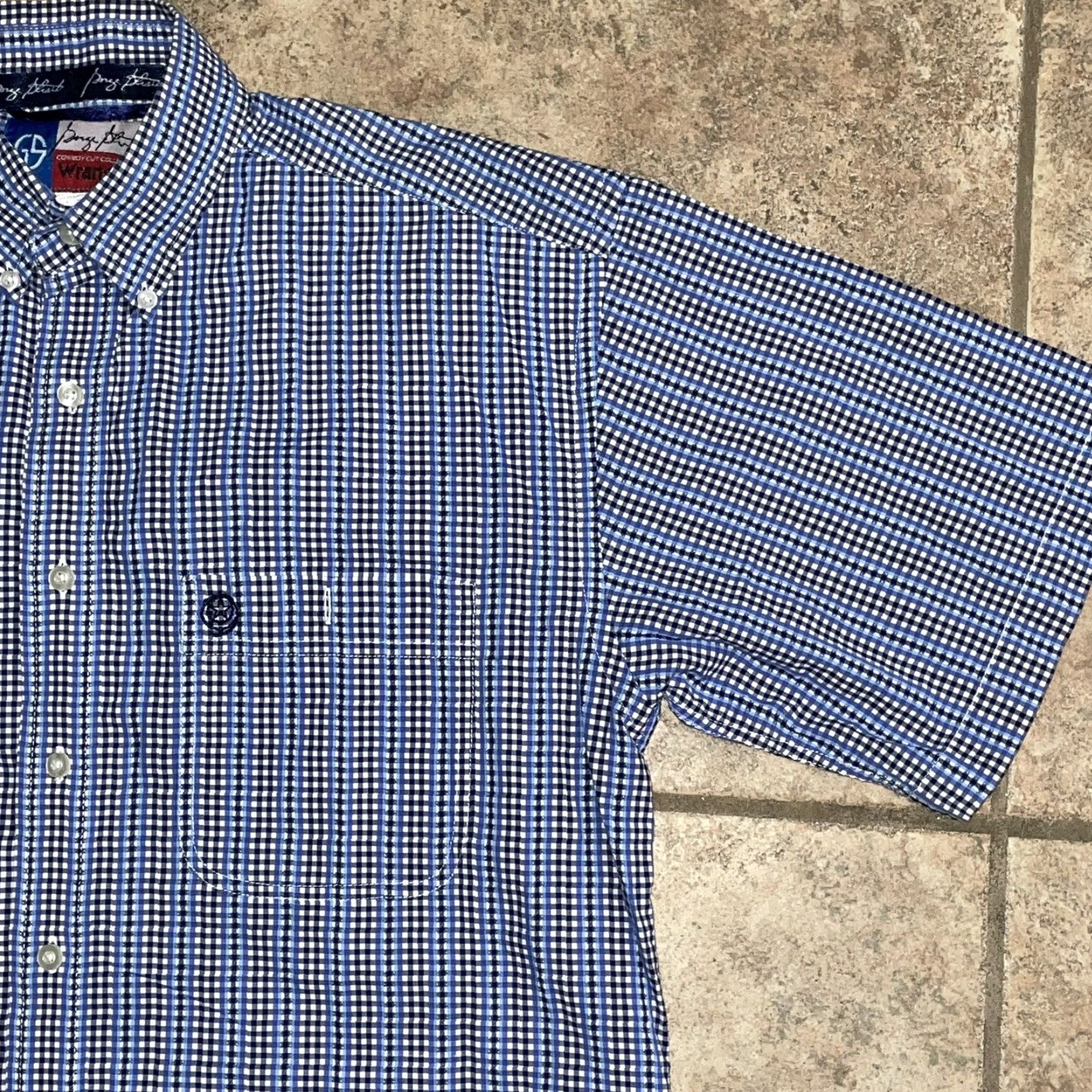 Wrangler Wrangler George Strait blue plaid short sleeve button up mens M Regular Men M Button-Up Short Sleeve Size: M Blue Wrangler George Strait Plaid Size US 31 - 3 Thumbnail