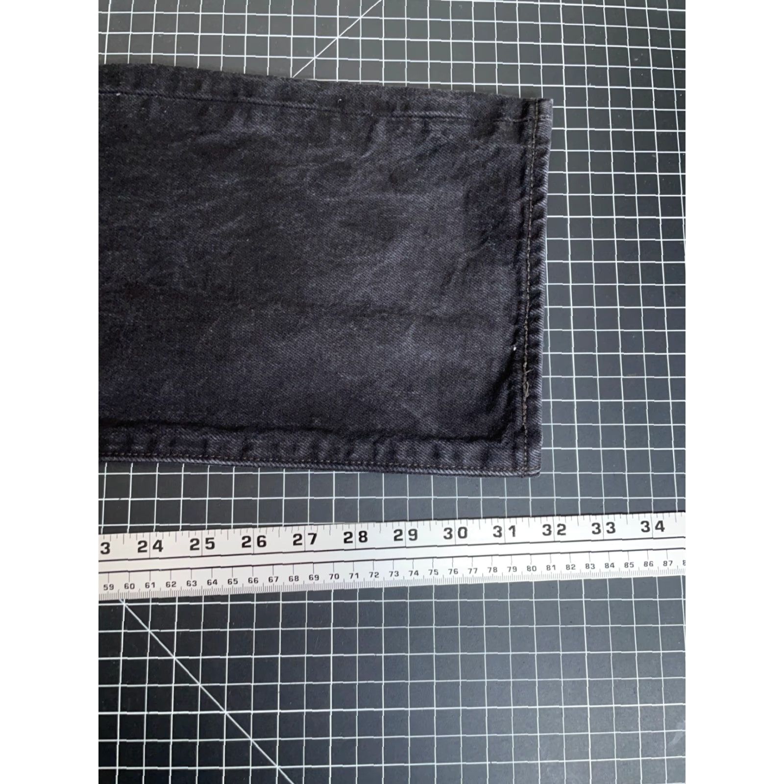 Levi's VINTAGE Levi's 501 Jeans Men's 34x32 Straight Fit Black Cotton Denim Retro 90s Size US 34 / EU 50 - 6 Thumbnail
