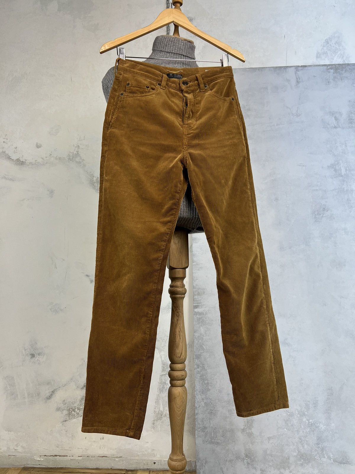 Saint Laurent Paris Seint Laurent Corduroy Velvet Pants Size 28 Size 28" / US 6 / IT 42 - 1 Thumbnail