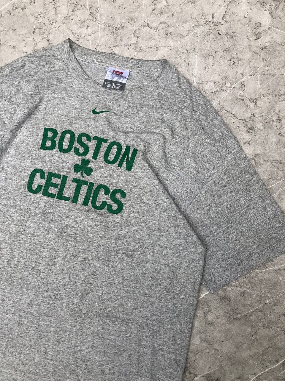 NBA × Nike × Vintage Vintage Nike Logo Center Boston Celtics Tee Size US M / EU 48-50 / 2 - 2 Thumbnail