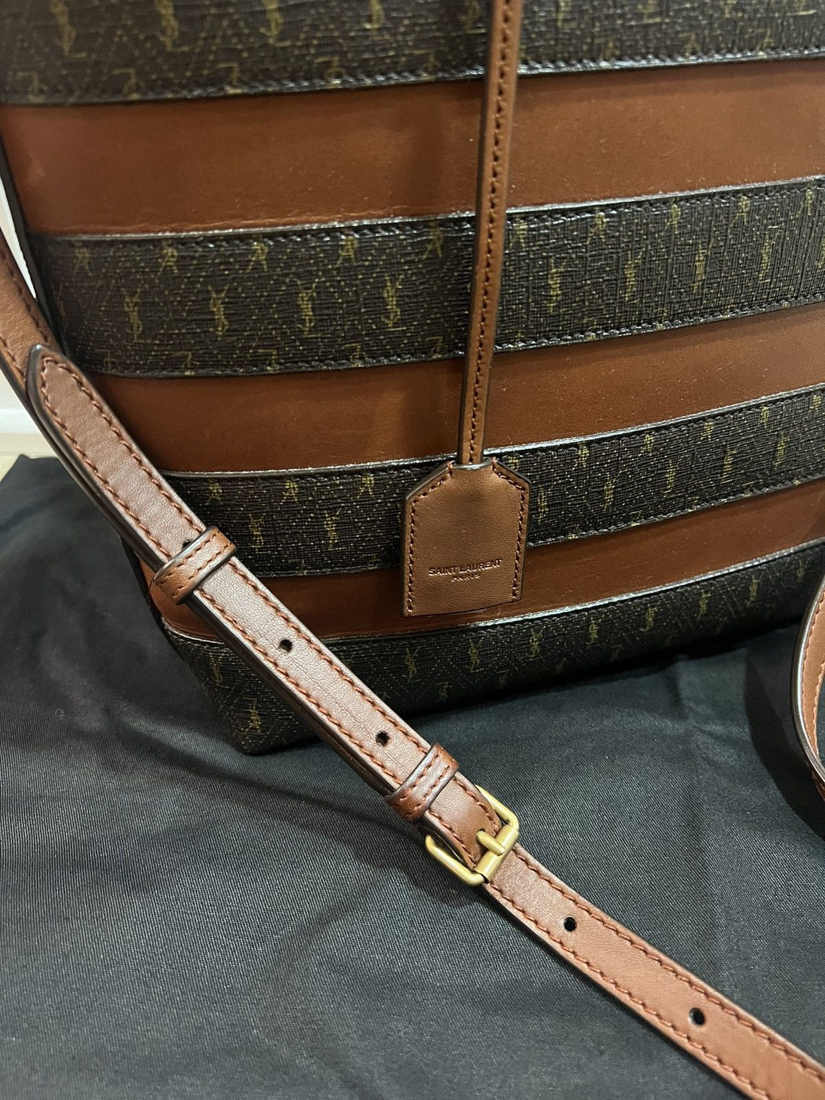 Saint Laurent Paris SS22 Le Monogramme Coated Canvas Shopping Bag Size ONE SIZE - 3 Thumbnail