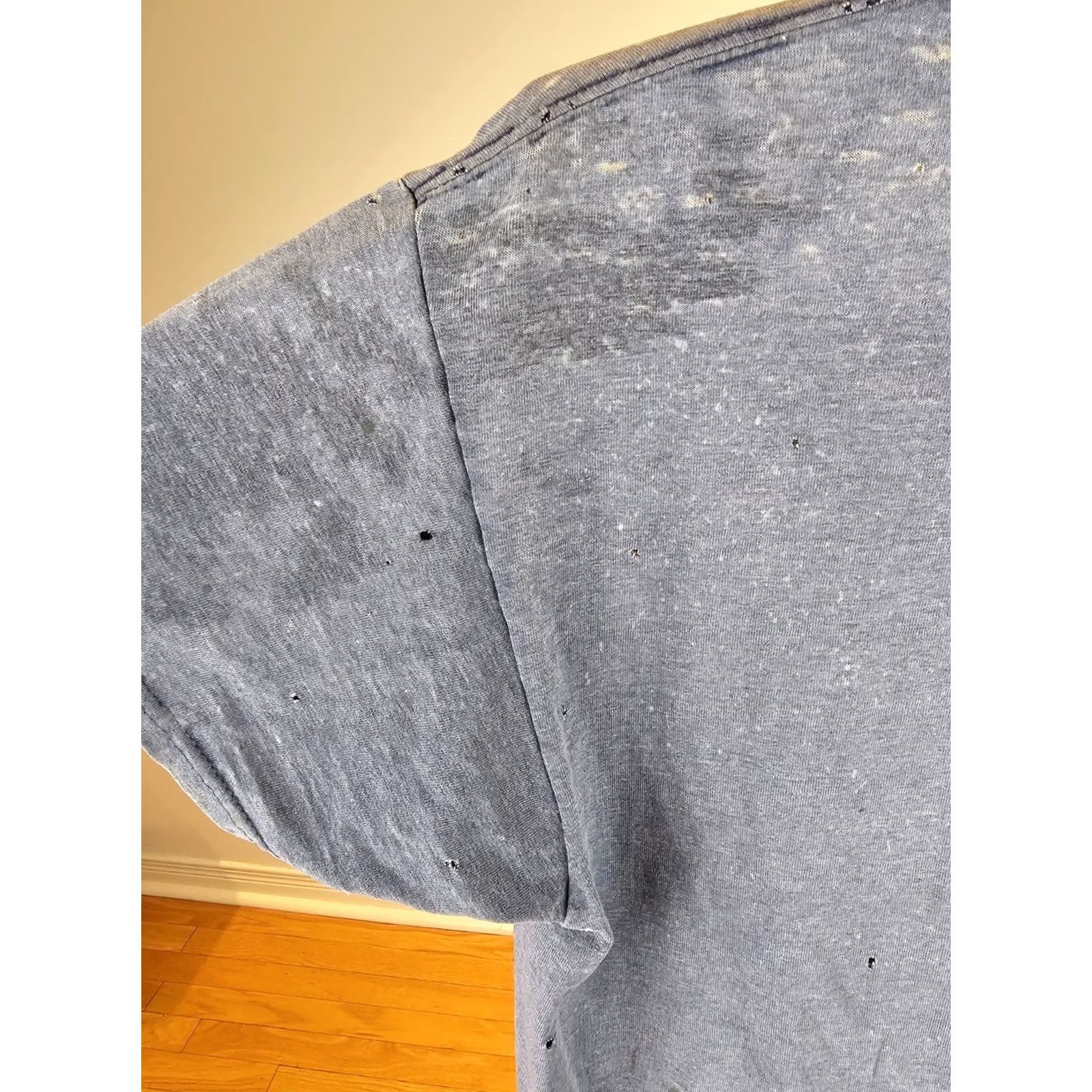 Vintage VINTAGE Y2K UNBRANDED TRASHED DISTRESSED WORN ONE POCKET T-SHIRT SZ LARGE Shirt Men XS? Size US L / EU 52-54 / 3 - 7 Thumbnail