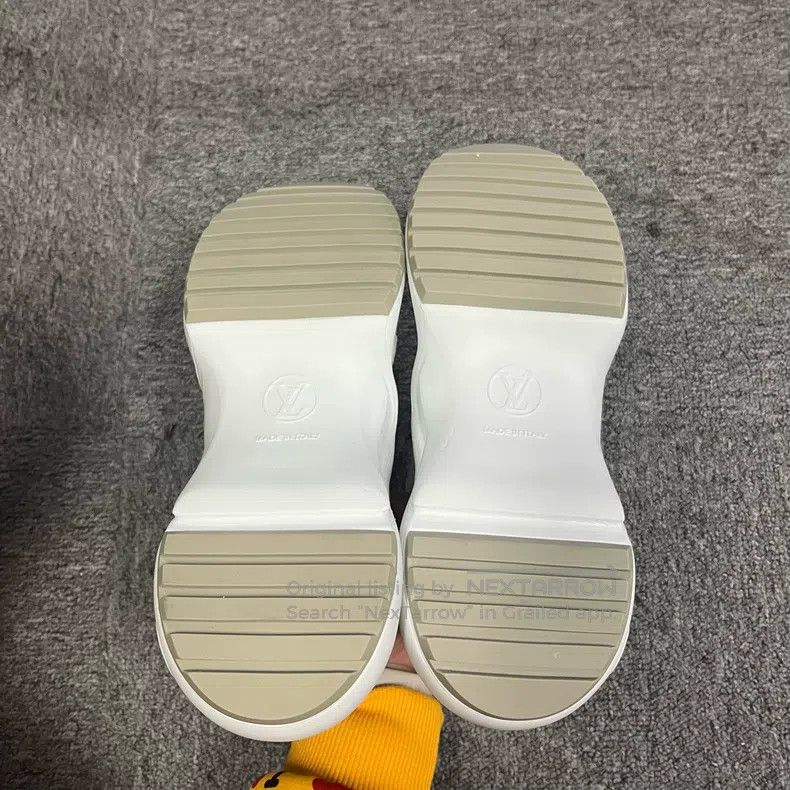 Louis Vuitton Louis Vuitton Light tan denim lace-up logo low-cut athleis Size US 5.5 / IT 35.5 - 5 Thumbnail